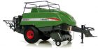 Presse � balle carr�e Fendt 12130