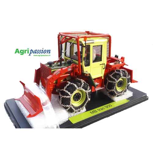 MB Trac 900 - modèle forestier avec chaînes MB Trac 900 - modèle forestier avec chaînes