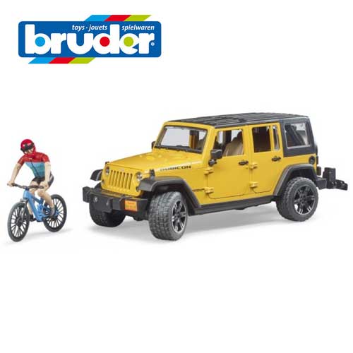 Jeep Wrangler avec vélo tout-terrain et cycliste