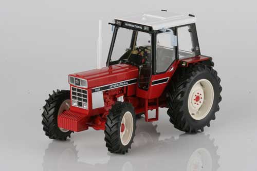 Tracteur IH - 1055