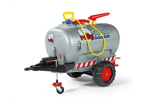 Tanker mit Pumpe und Wasserhahnmit grosser Wasse