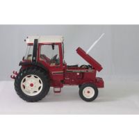 Tracteur IH - 845 XL - ailes noires